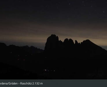 Val Gardena (Gröden) - Webcam Raschötz 2200