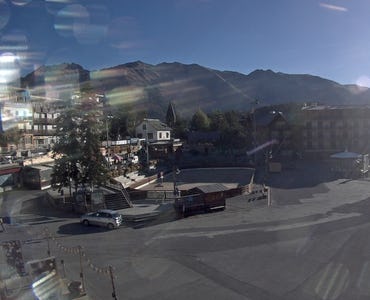Auron (Saint-Etienne-de-Tinée) - Webcam Village/Place d'Auron/Patinoire