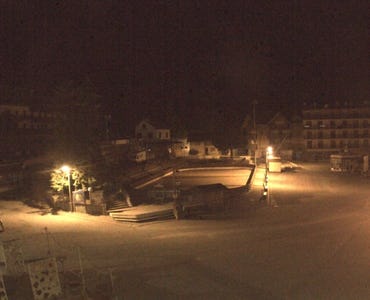Auron (Saint-Etienne-de-Tinée) - Webcam Village/Place d'Auron/Patinoire