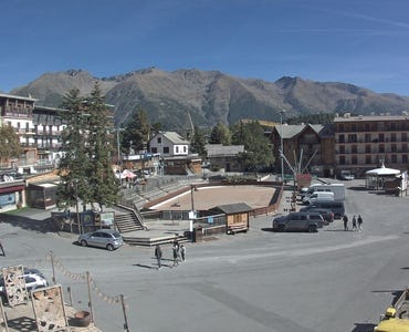 Auron (Saint-Etienne-de-Tinée) - Webcam Village/Place d'Auron/Patinoire